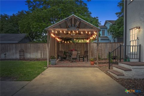 Single Family Residence in Beeville TX 1001 N Adams Street 45.jpg