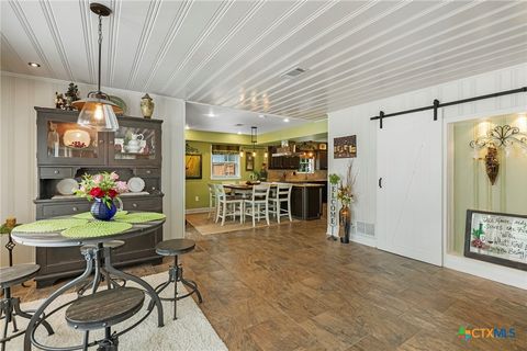 Single Family Residence in Beeville TX 1001 N Adams Street 20.jpg