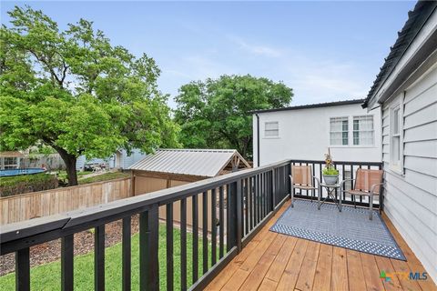 Single Family Residence in Beeville TX 1001 N Adams Street 36.jpg
