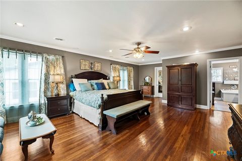 Single Family Residence in Beeville TX 1001 N Adams Street 29.jpg