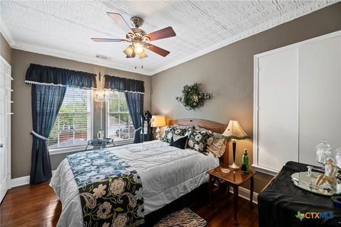 Single Family Residence in Beeville TX 1001 N Adams Street 35.jpg