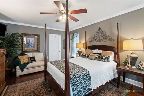 Single Family Residence in Beeville TX 1001 N Adams Street 33.jpg
