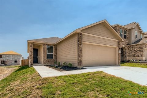 Single Family Residence in San Antonio TX 11722 Black Rose.jpg