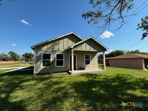 Single Family Residence in Refugio TX 401 Empresario Street.jpg