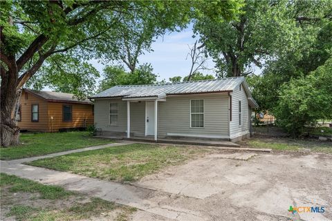 Single Family Residence in Killeen TX 714 W Avenue J.jpg