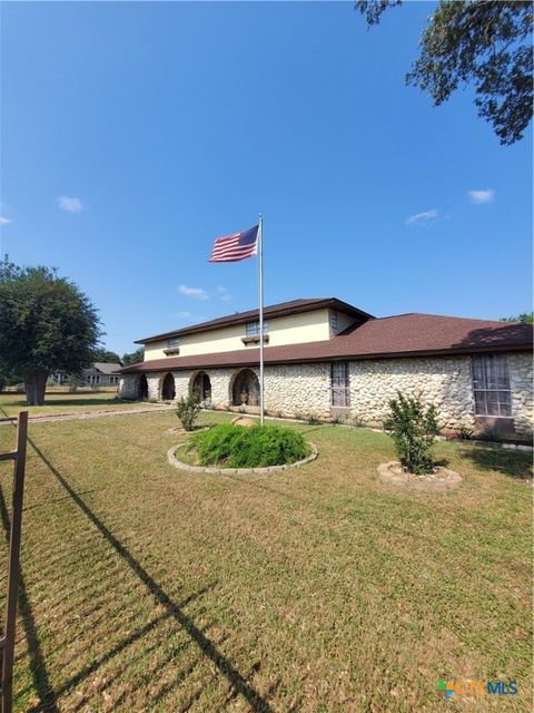 Single Family Residence in Goliad TX 313 N Church.jpg