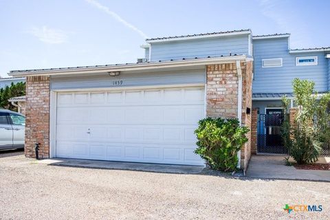 Townhouse in Portland TX 1459 Moore Avenue.jpg