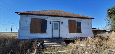 Single Family Residence in Skidmore TX 8295 FM 796.jpg