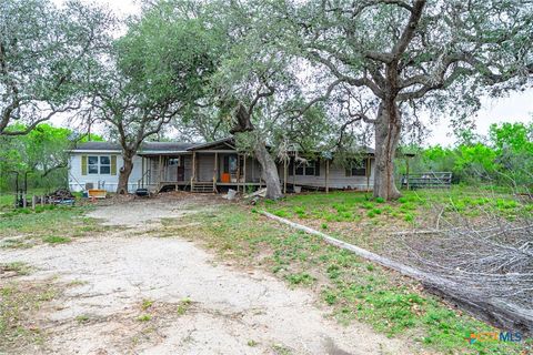Farm in Beeville TX 3019 FM 673 18.jpg