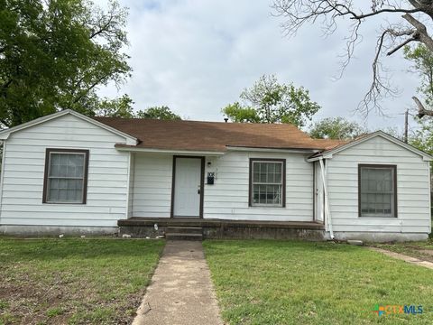 Single Family Residence in Killeen TX 1108 Culp Avenue.jpg
