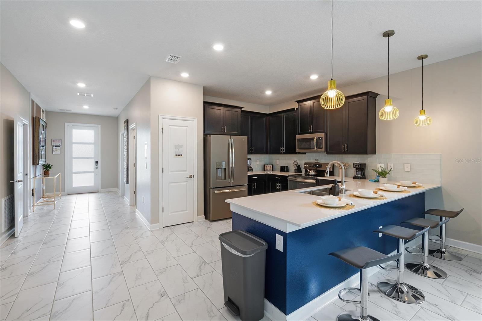 870 Drop Shot Dr, Davenport, FL 33896 photo