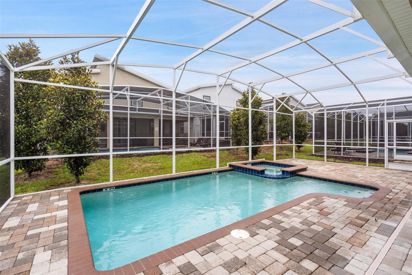 870 Drop Shot Dr, Davenport, FL 33896 photo