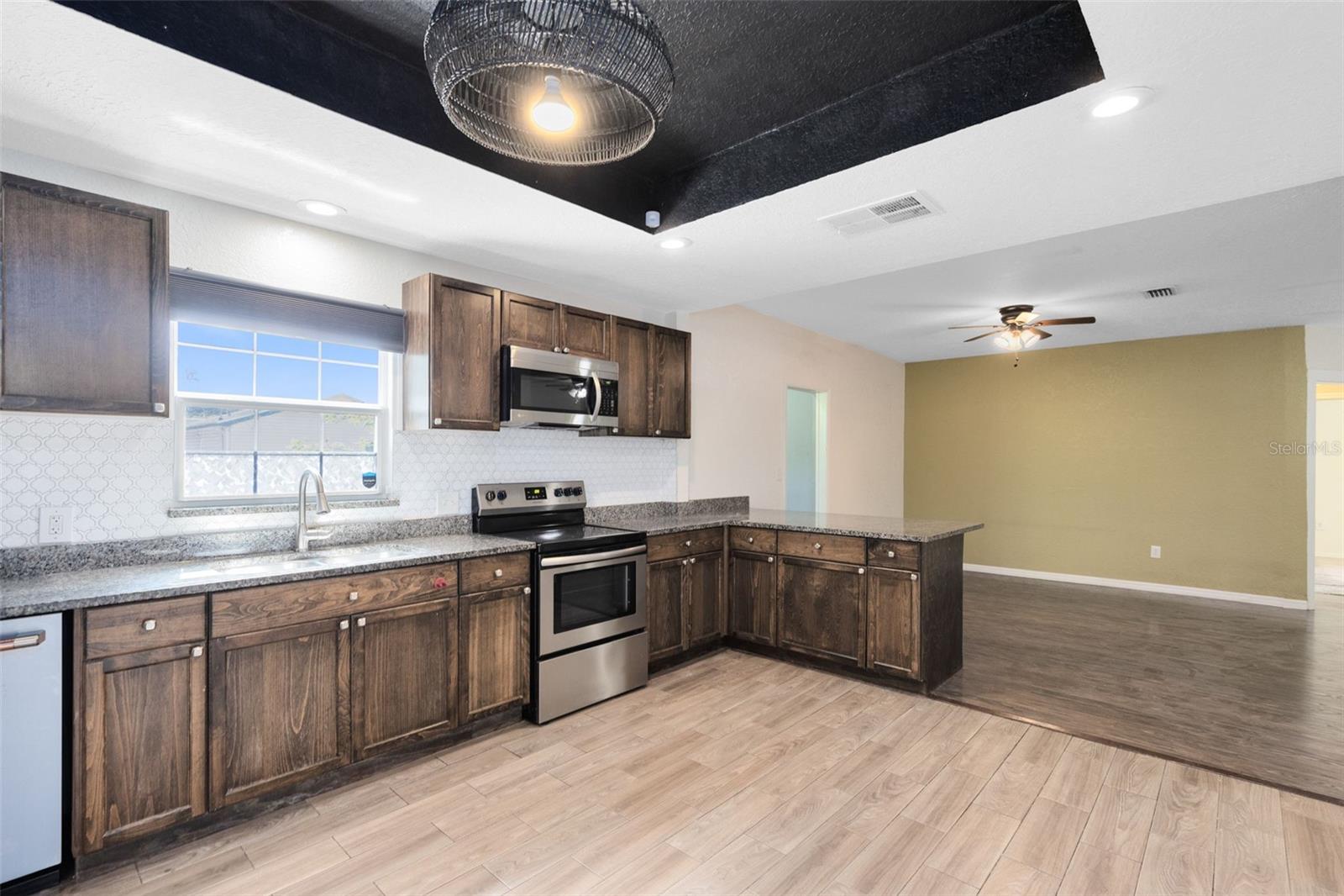 701 E 25 St, Sanford, FL 32771 photo