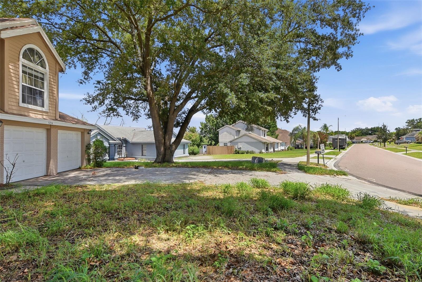 5734 Grand Canyon Dr, Orlando, FL 32810 photo