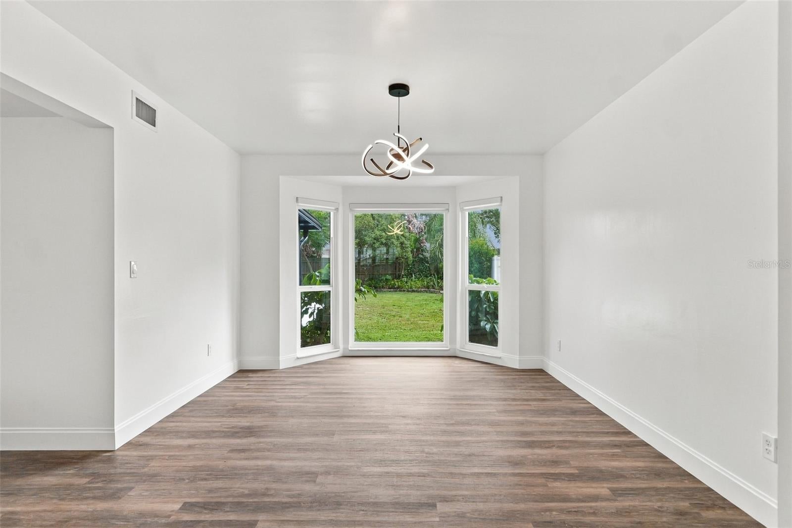 6107 Oak Fern Ct, Temple Terrace, FL 33617 photo