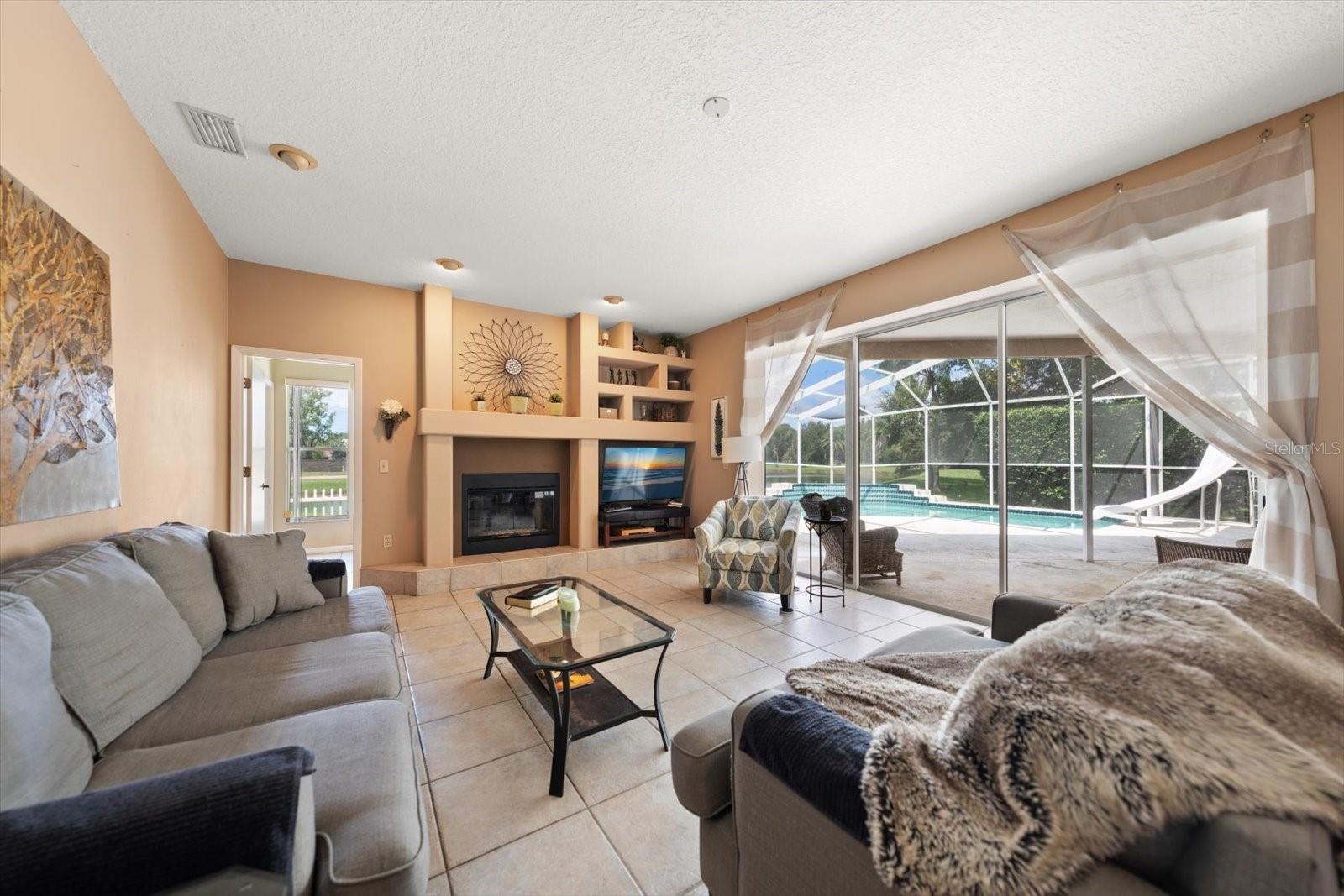 684 Samantha Dr, Palm Harbor, FL 34683 photo