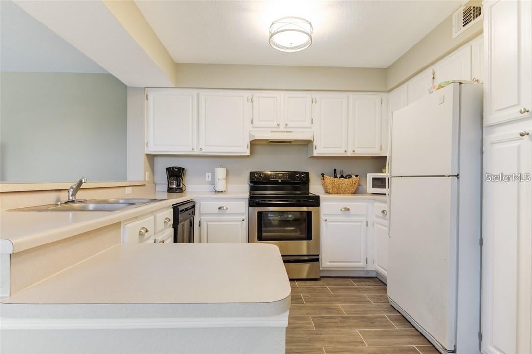 13953 Fairway Island Dr #621, Orlando, FL 32837 photo
