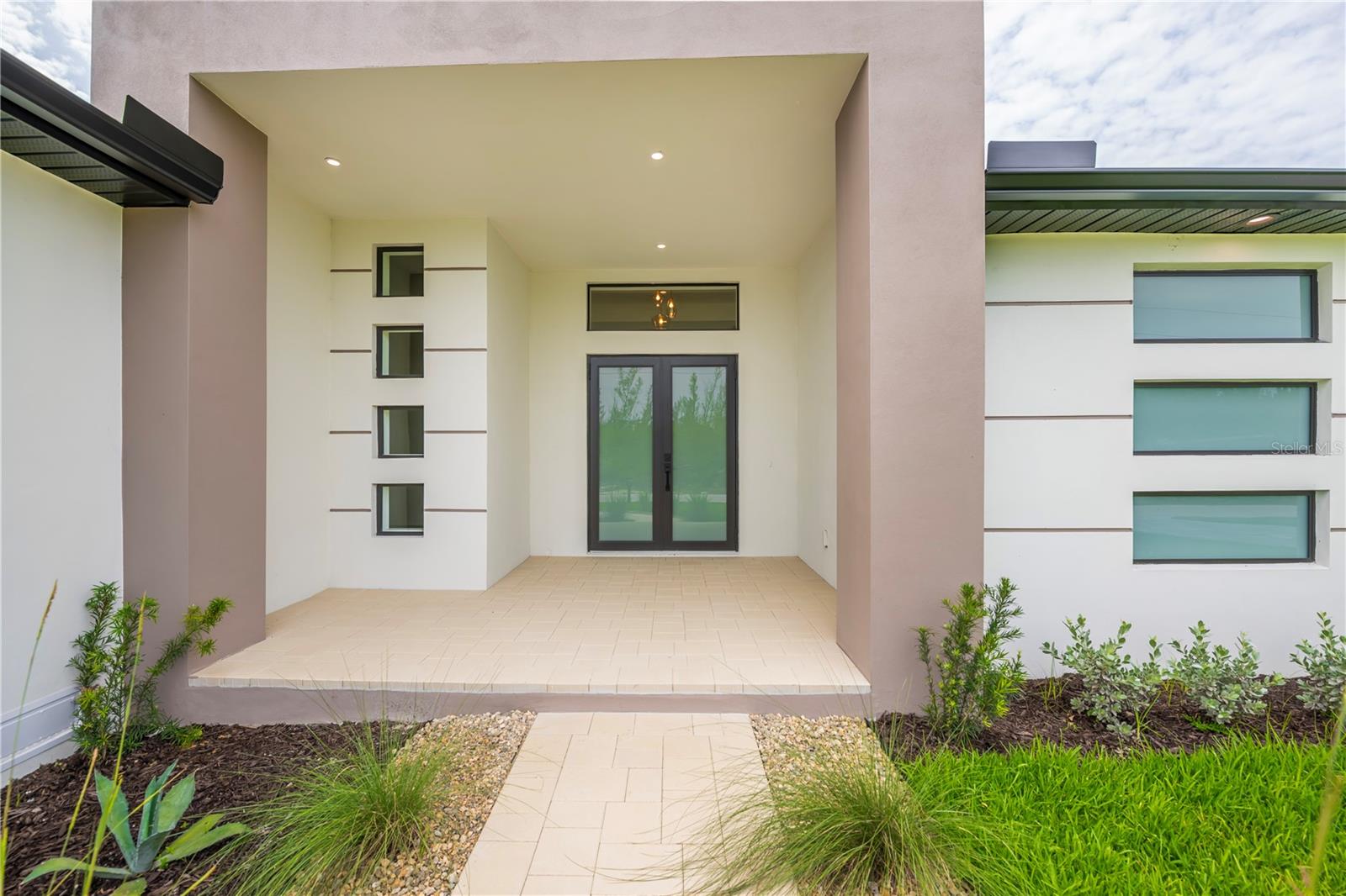 16692 Liggett Cir, Port Charlotte, FL 33981 photo