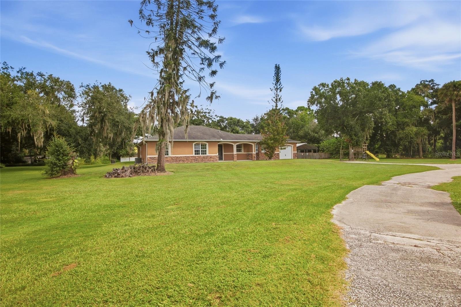 1208 W Baker St, Plant City, FL 33563 photo