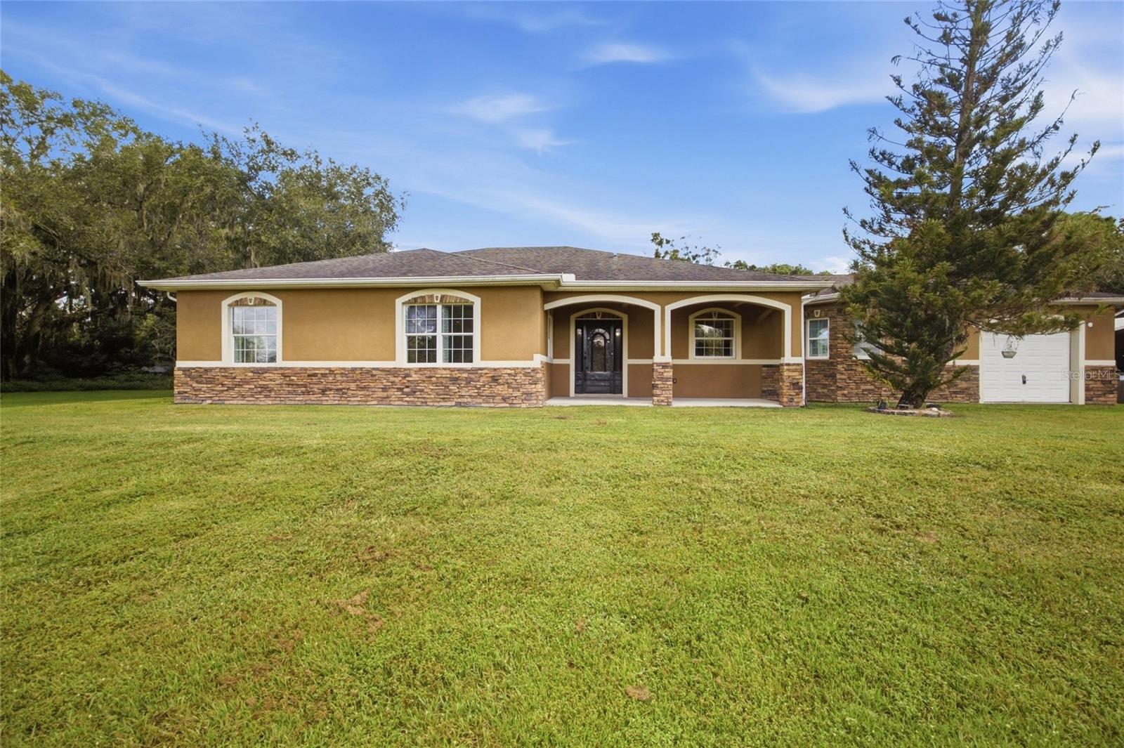 1208 Baker St, Plant City, FL 33563
