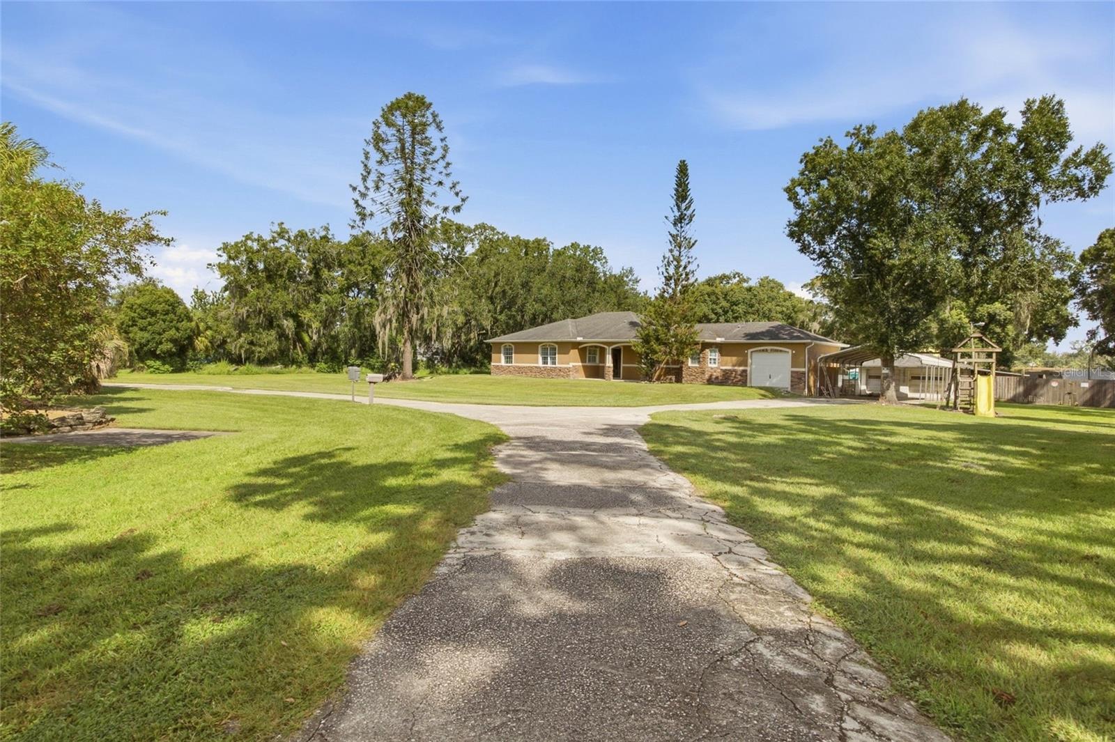1208 W Baker St, Plant City, FL 33563 photo