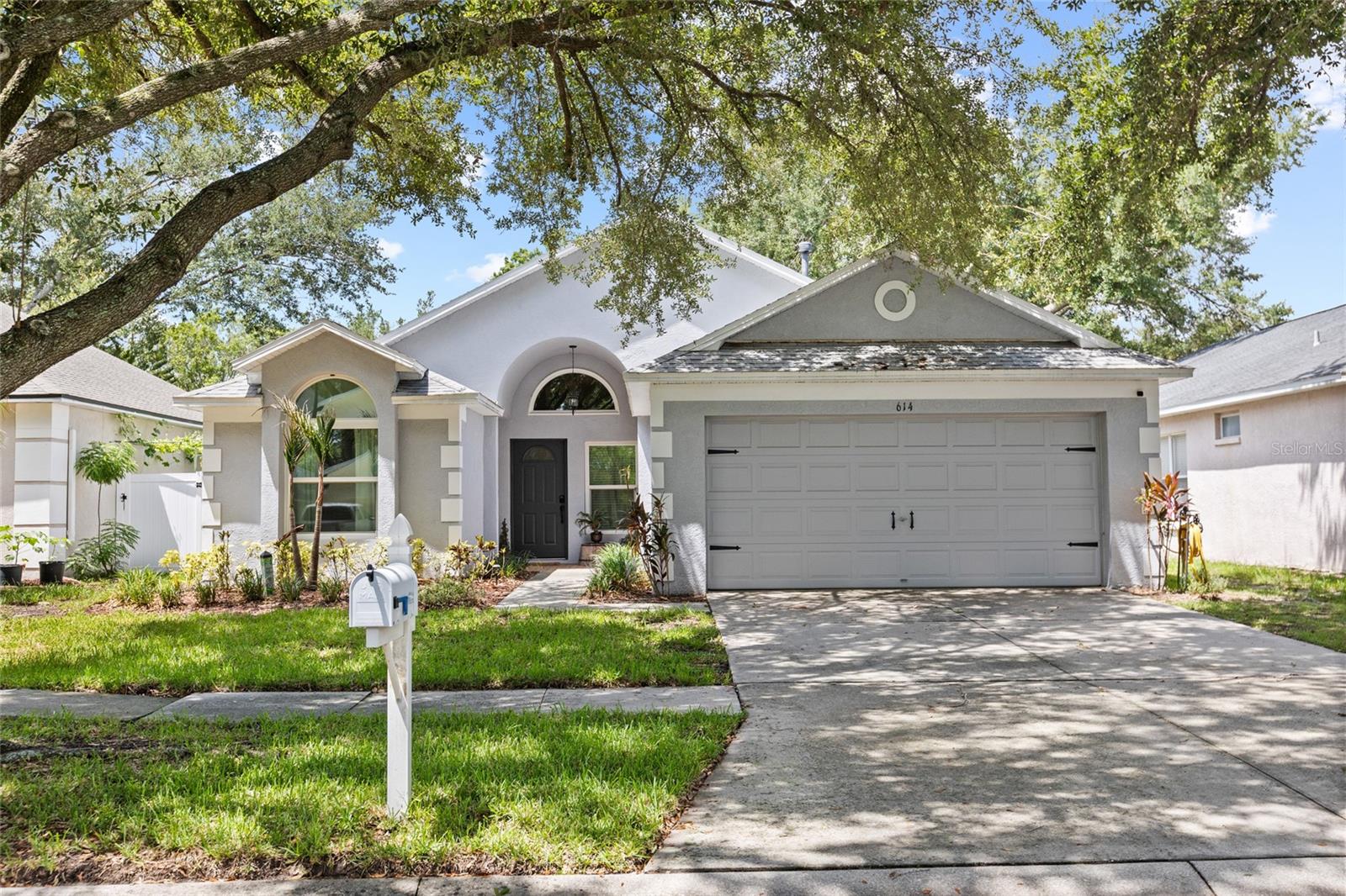 614 Somerstone Dr, Valrico, FL 33594 photo