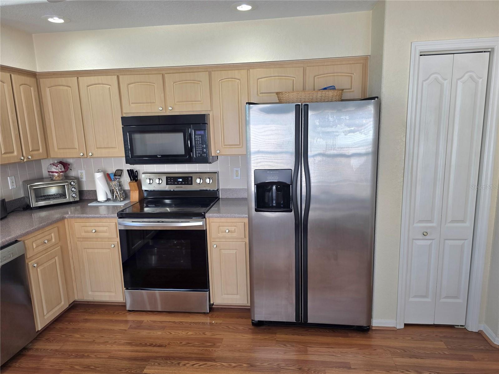 225 Royal Palm Way, Spring Hill, FL 34608 photo