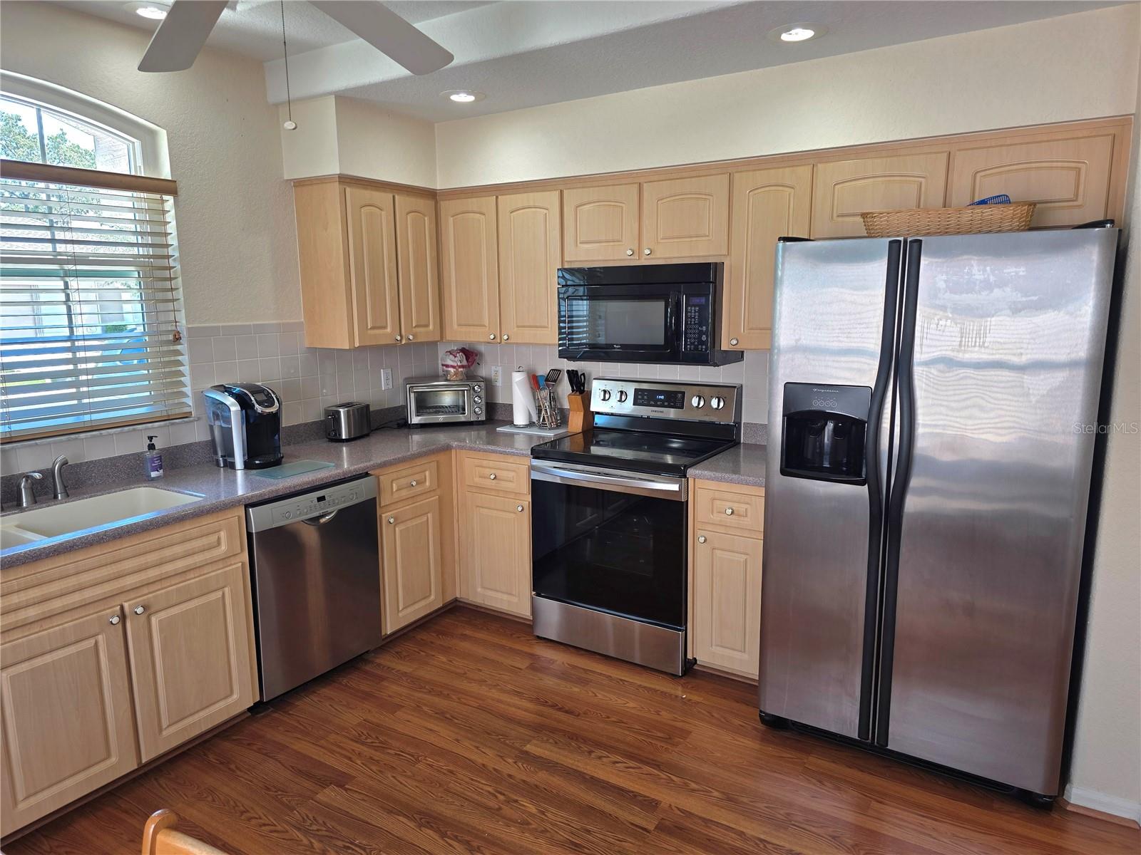 225 Royal Palm Way, Spring Hill, FL 34608 photo