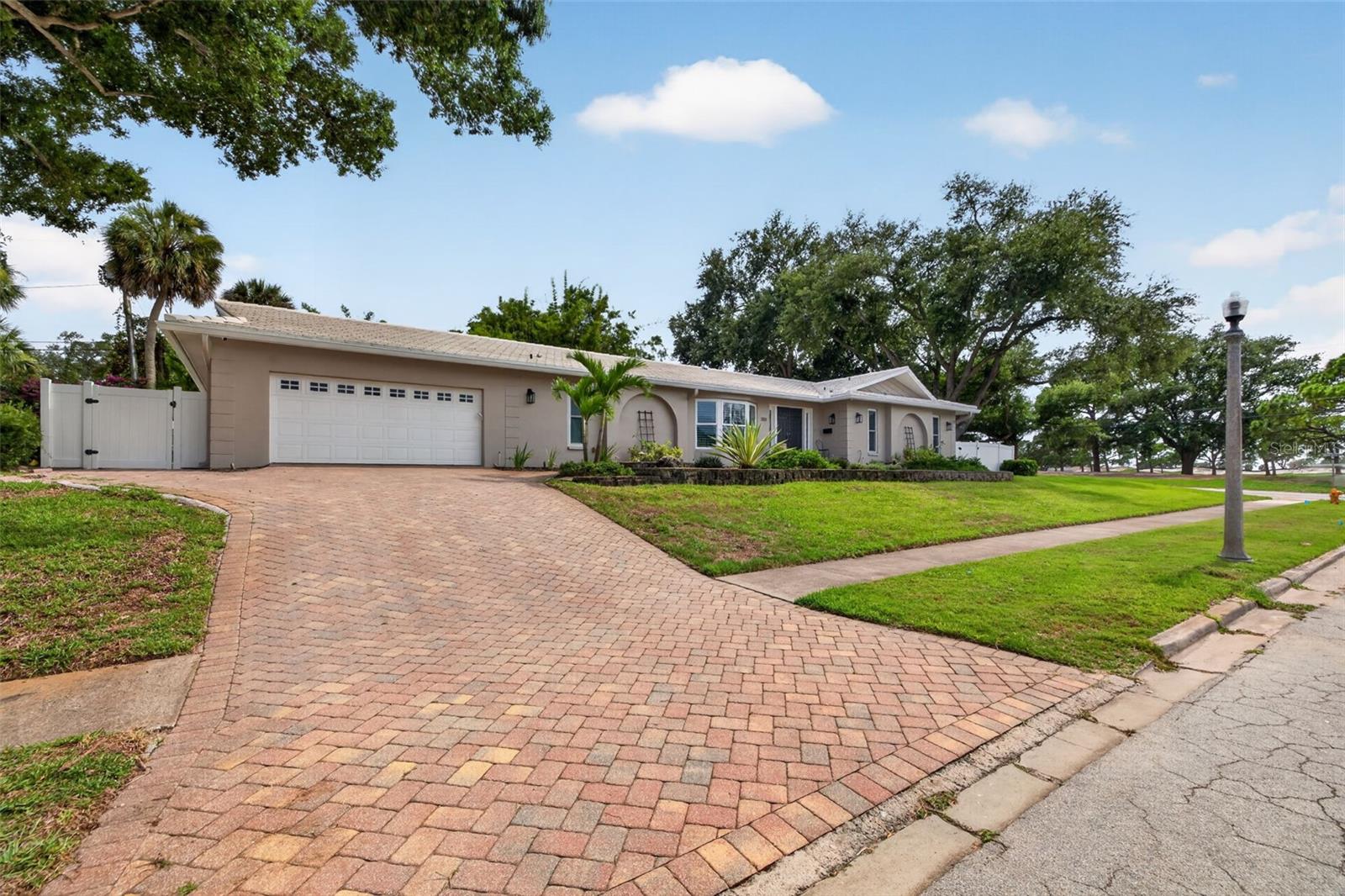 303 Roebling Rd, Belleair, FL 33756