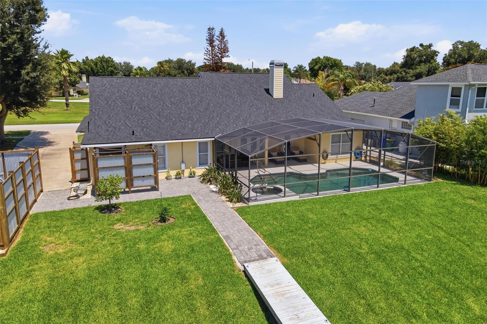 3716 Bayshore Cir, Tavares, FL 32778 photo
