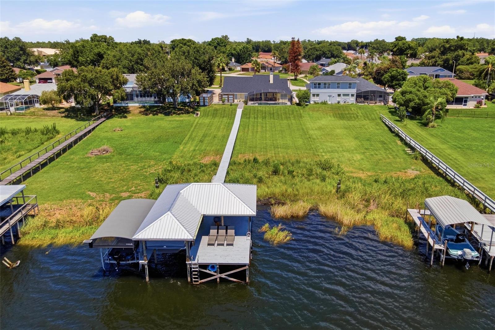 3716 Bayshore Cir, Tavares, FL 32778 photo