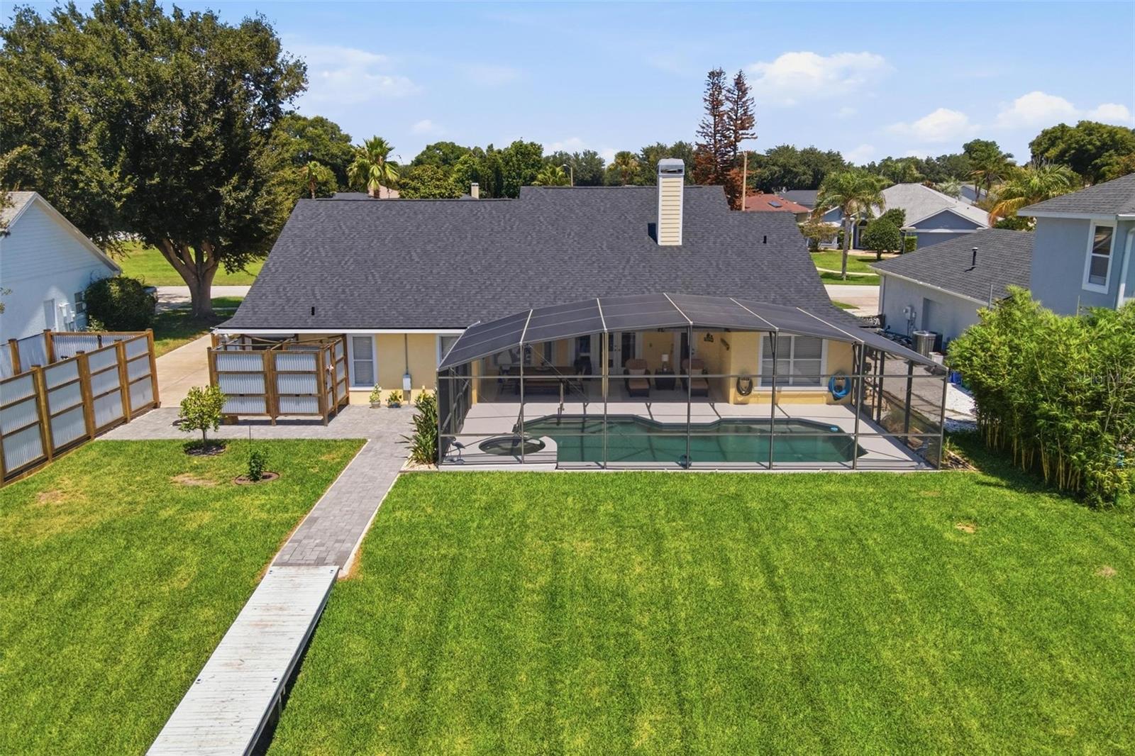 3716 Bayshore Cir, Tavares, FL 32778 photo