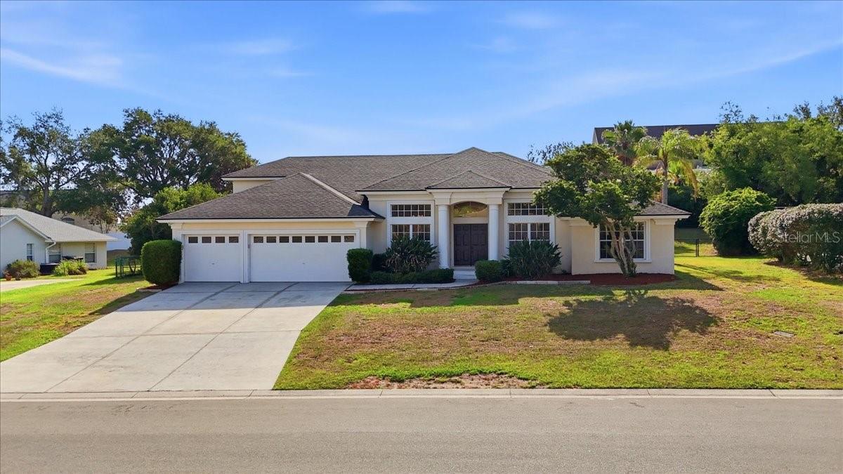 5628 Woodwind Hills Dr, Lakeland, FL 33812 photo