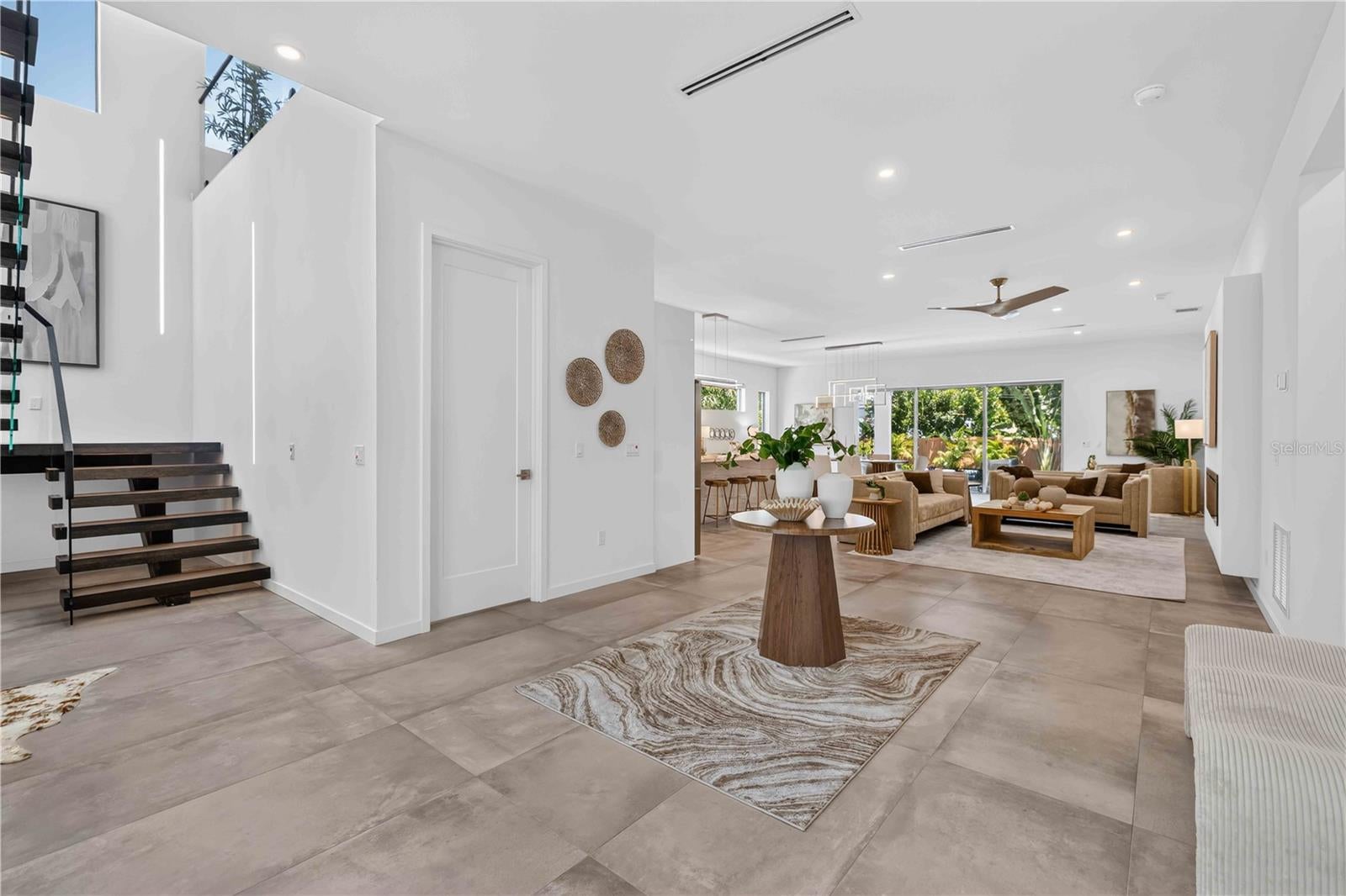 2419 Hillview St, Sarasota, FL 34239 photo