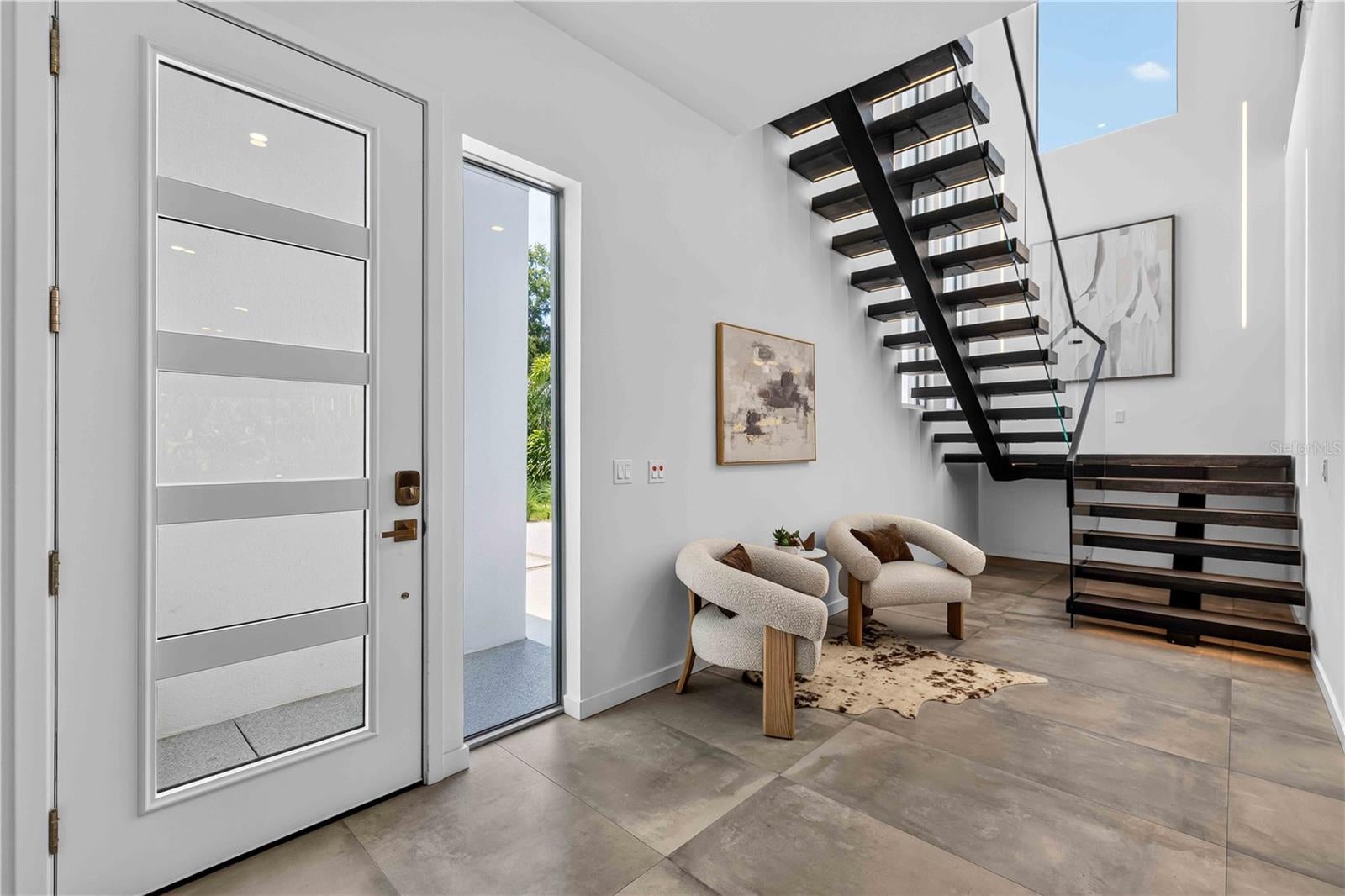 2419 Hillview St, Sarasota, FL 34239 photo