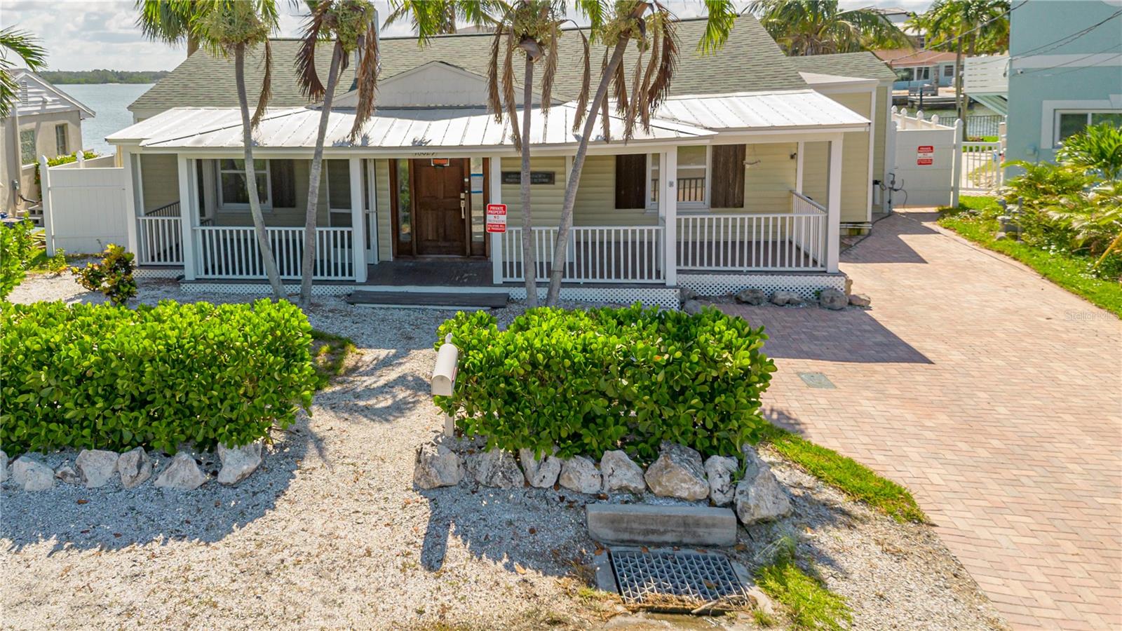 16029 Redington Dr, Redington Beach, FL 33708 photo