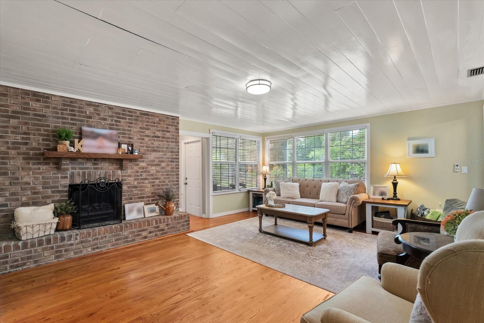 37 E Vanderbilt St, Orlando, FL 32804 photo