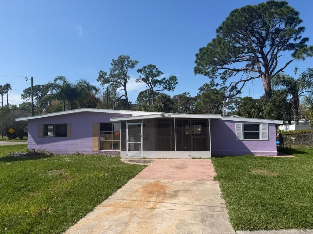 7235 Royal Palm Dr, New Port Richey, FL 34652 photo