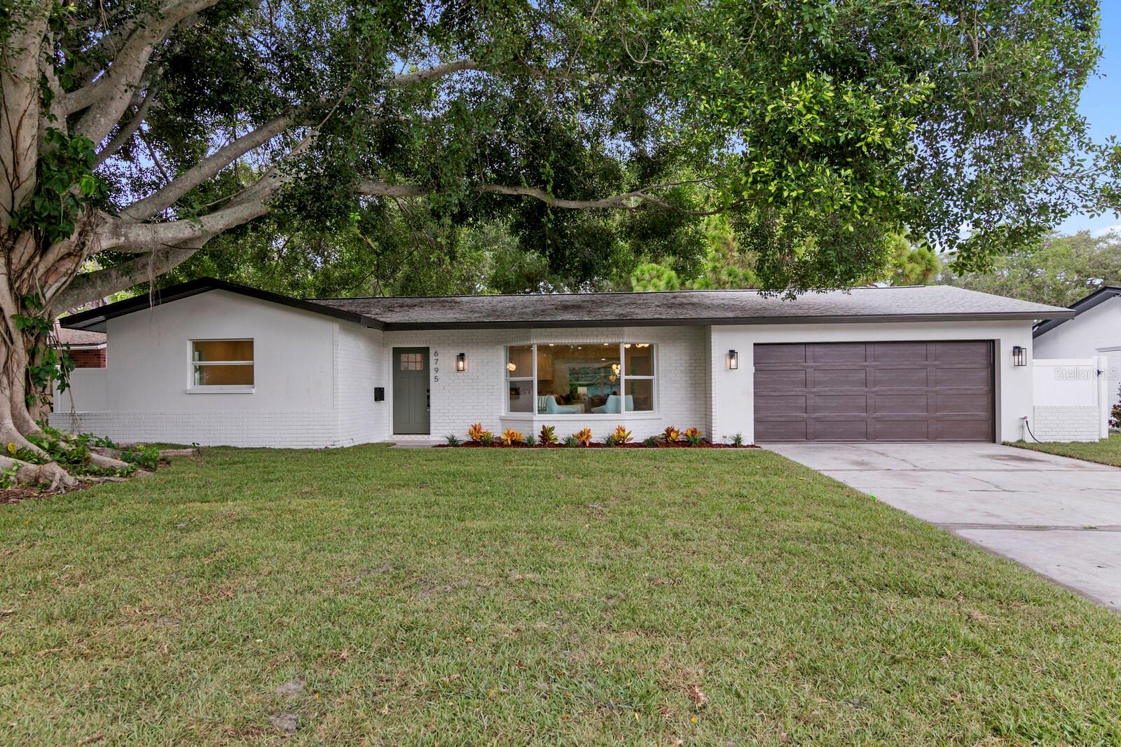 6795 14 St, Saint Petersburg, FL 33705