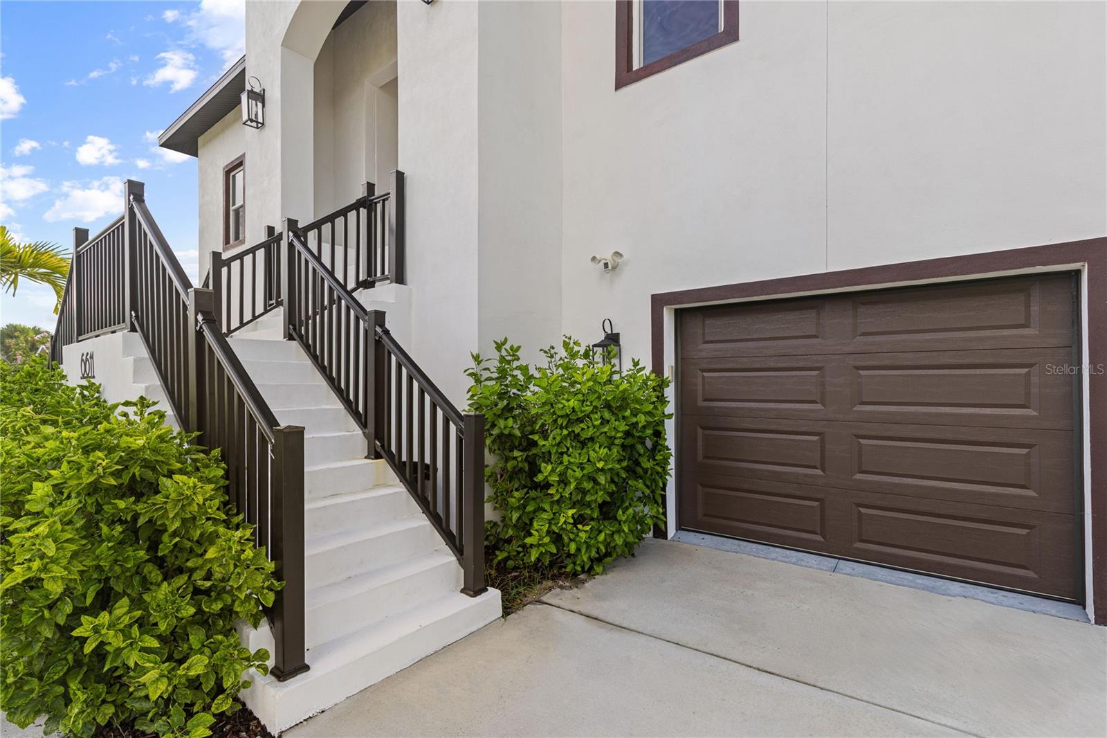 6611 Blue Heron Dr, Saint Petersburg, FL 33707 photo