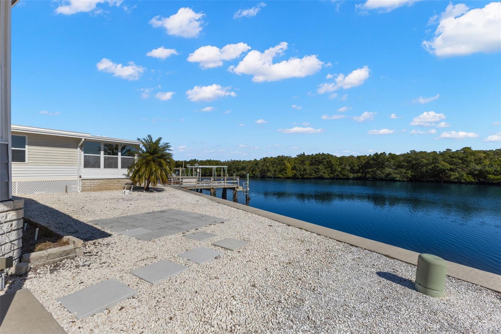 7113 Mount Piney Rd, Saint Petersburg, FL 33702