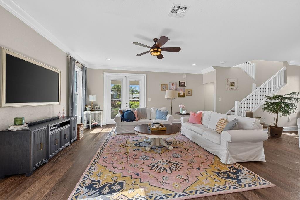 626 35 Ave, Saint Petersburg, FL 33704 photo