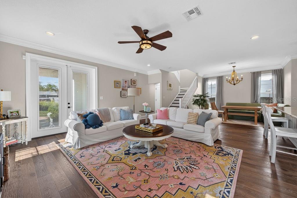 626 35 Ave, Saint Petersburg, FL 33704 photo