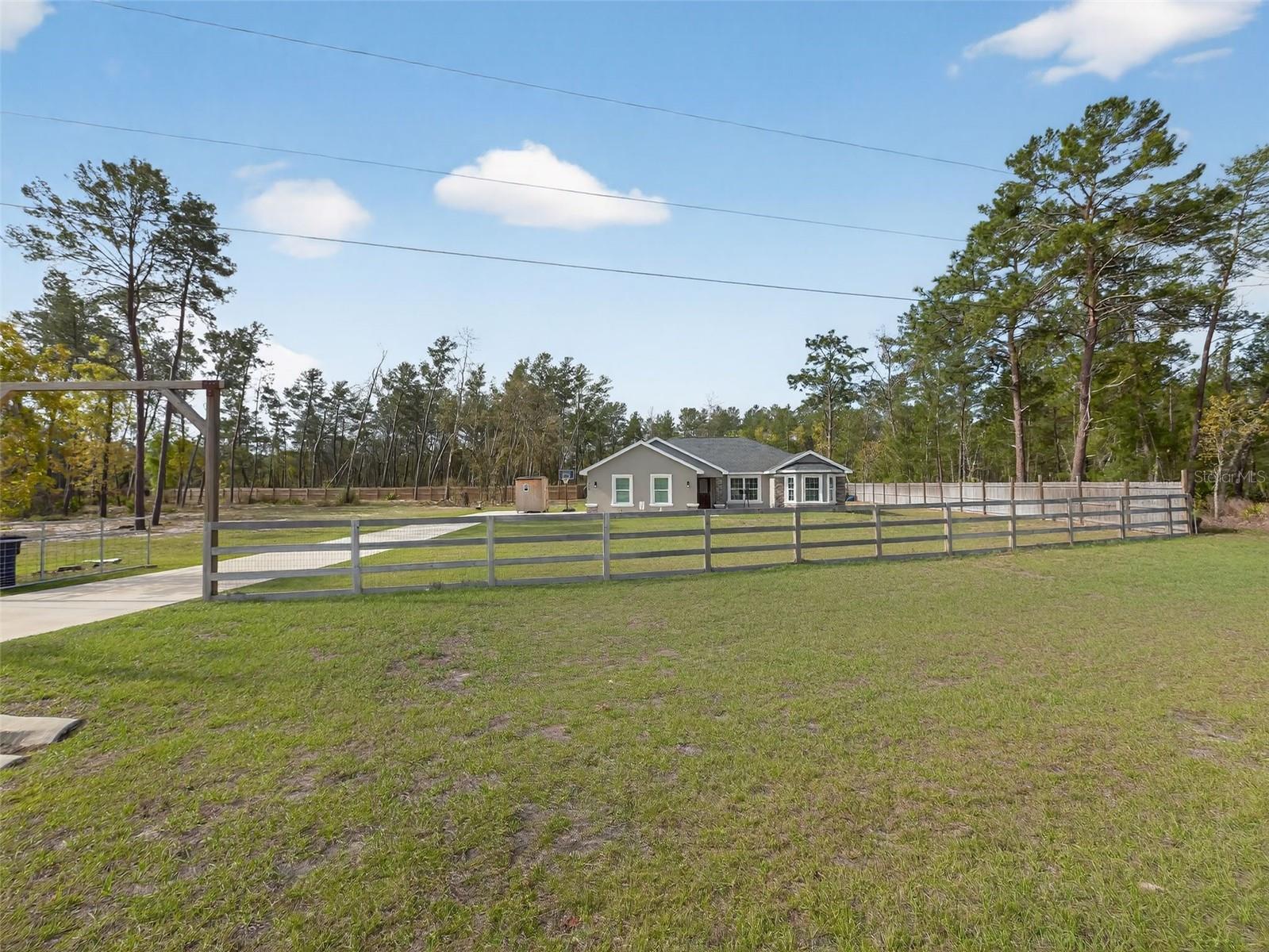 854 Fisher Rd, Ocklawaha, FL 32179 photo