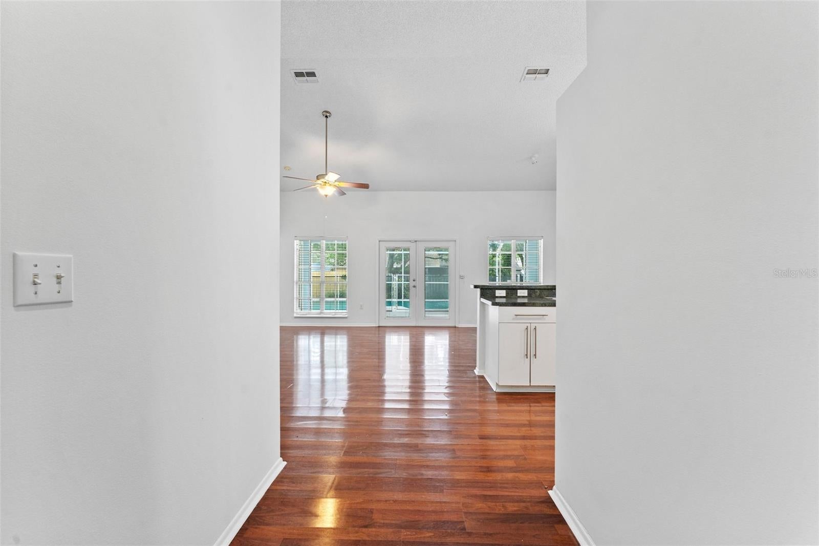1435 Club Dr, Tarpon Springs, FL 34689 photo