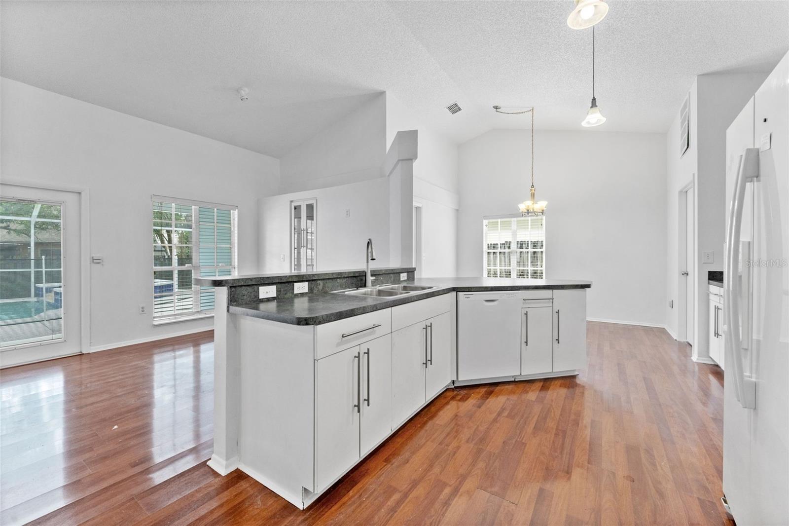 1435 Club Dr, Tarpon Springs, FL 34689 photo