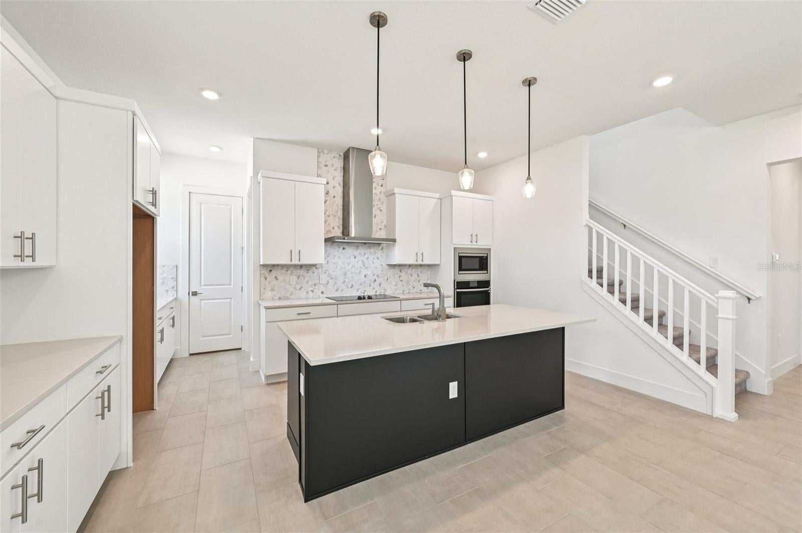 8230 Golden Beach Ct, Parrish, FL 34219 photo