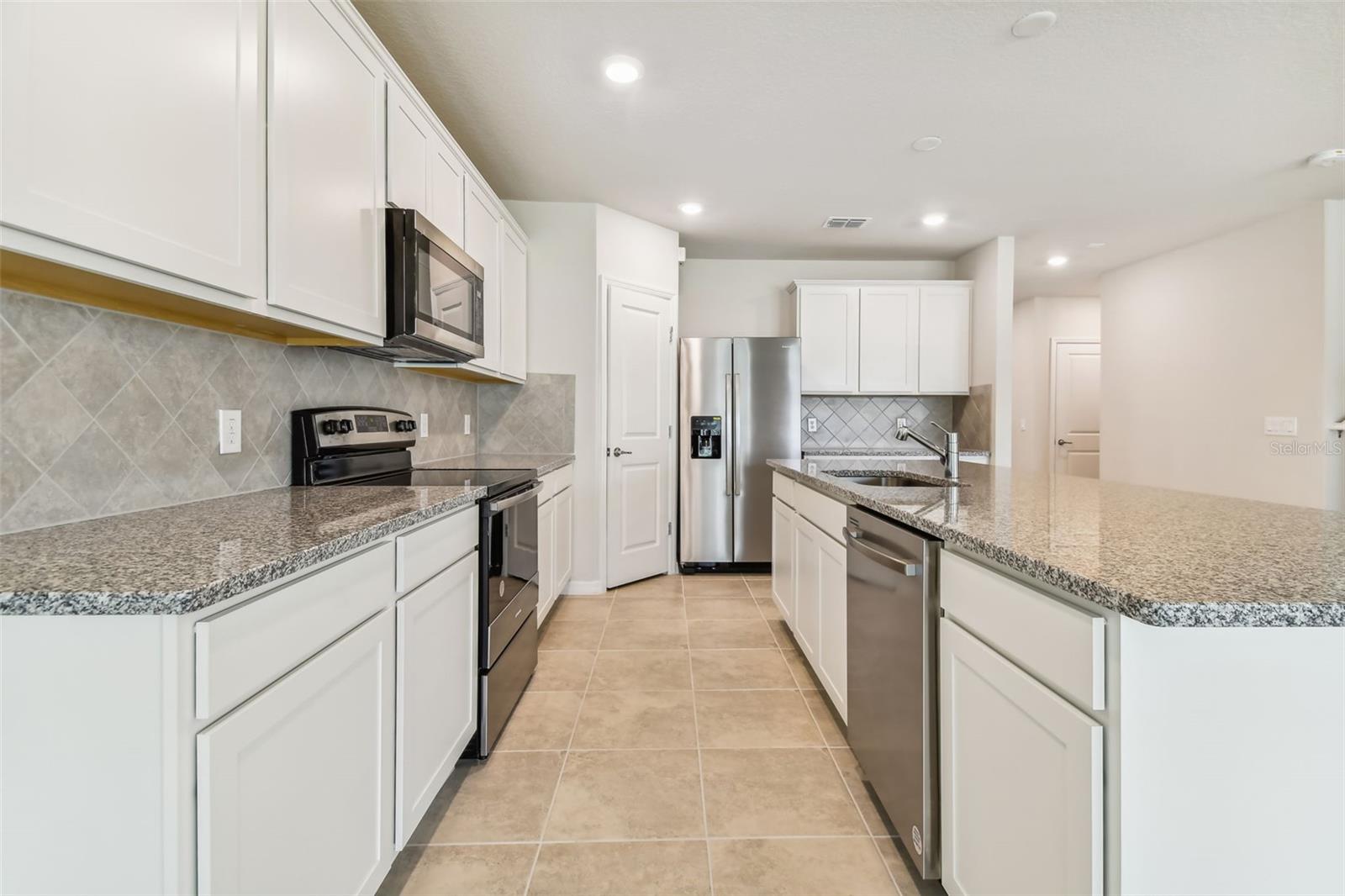 6565 Blazing Spirit St, Wesley Chapel, FL 33545 photo