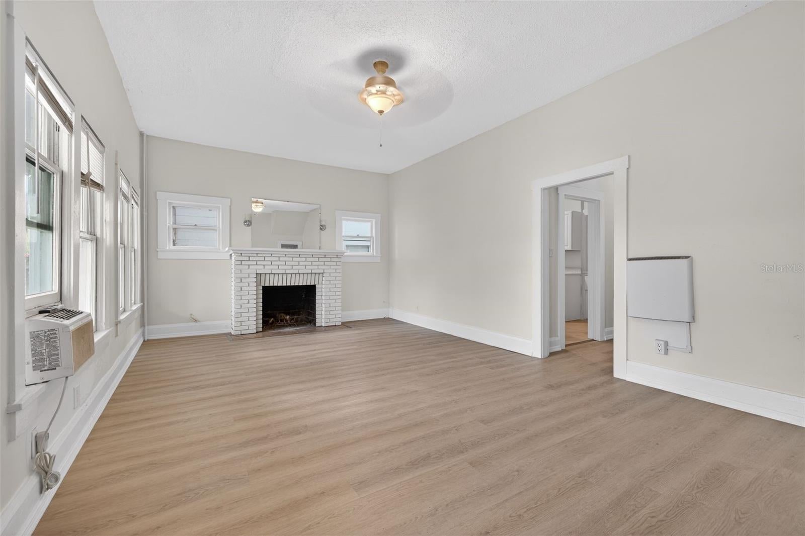633 7 Ave, Saint Petersburg, FL 33701 photo