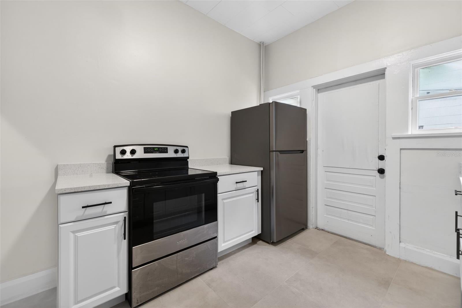 633 7 Ave, Saint Petersburg, FL 33701 photo